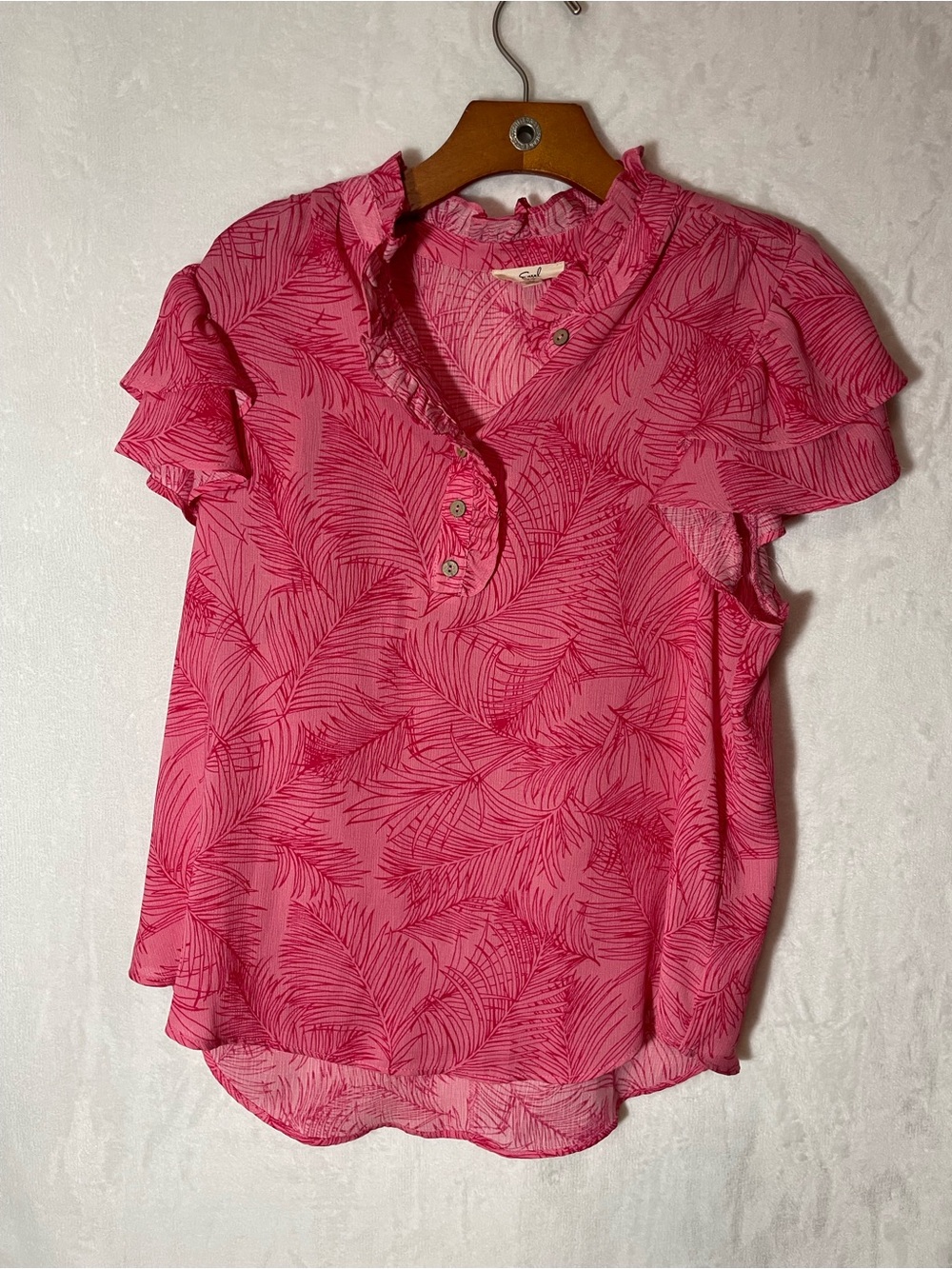 easel Pink Leaf-Print Ruffle Sleeve Blouse